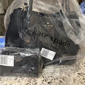 ♠️♠️ NWOT Kate Spade large Pebbled Leather dumpling satchel/matching wallet.